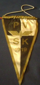 Възпоменателно флагче на унгарския железничарски тим Печ Вашуташ СК
