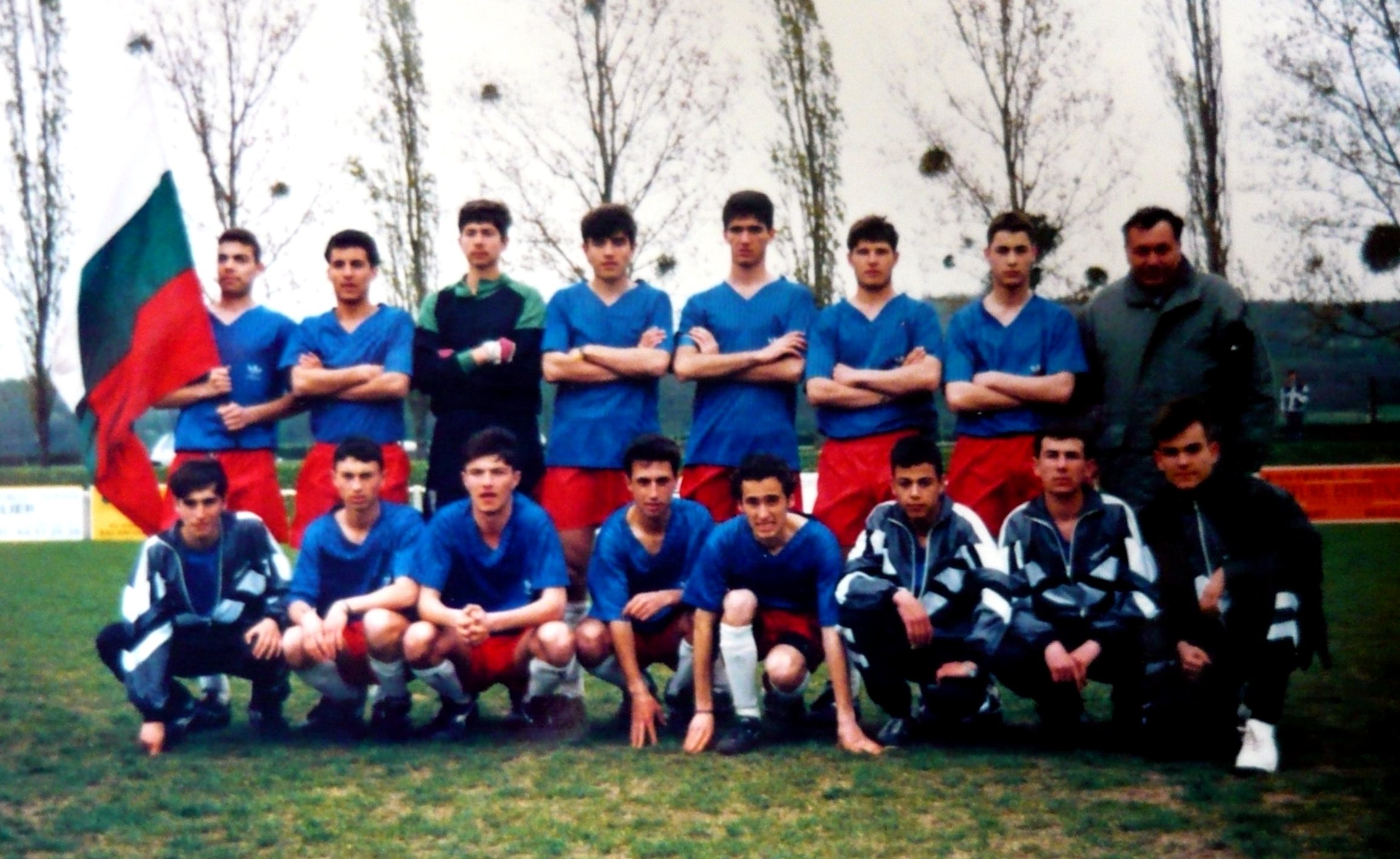 Юношите на Корабостроител през пролетта на 1995 г.