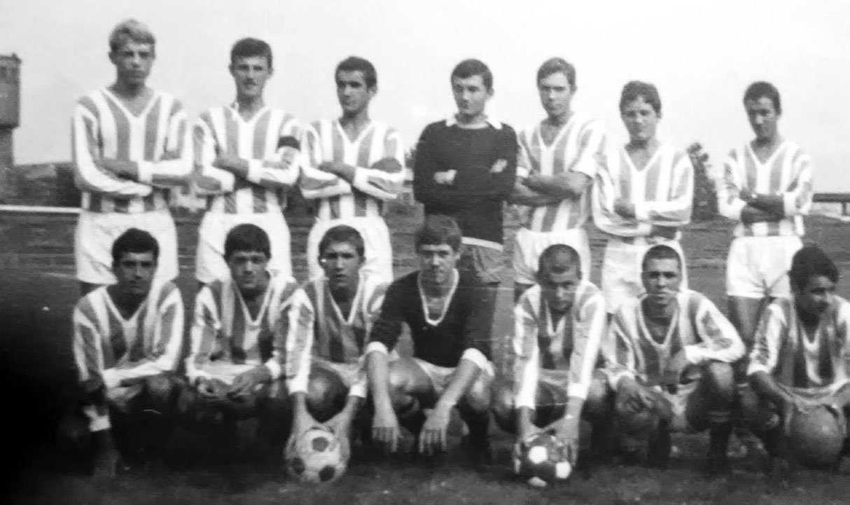 Zoom in Юноши мл. възраст