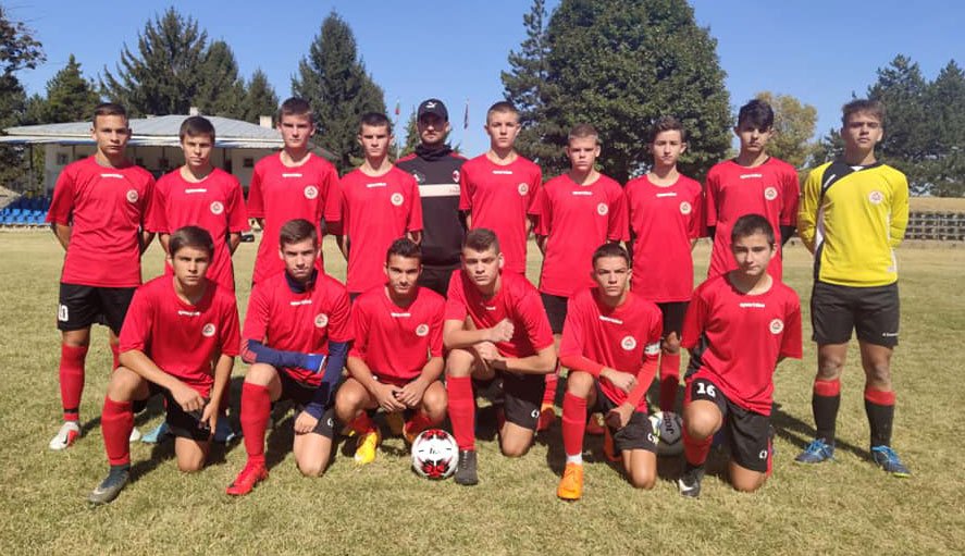 Zoom in Локомотив U17 (Русе)