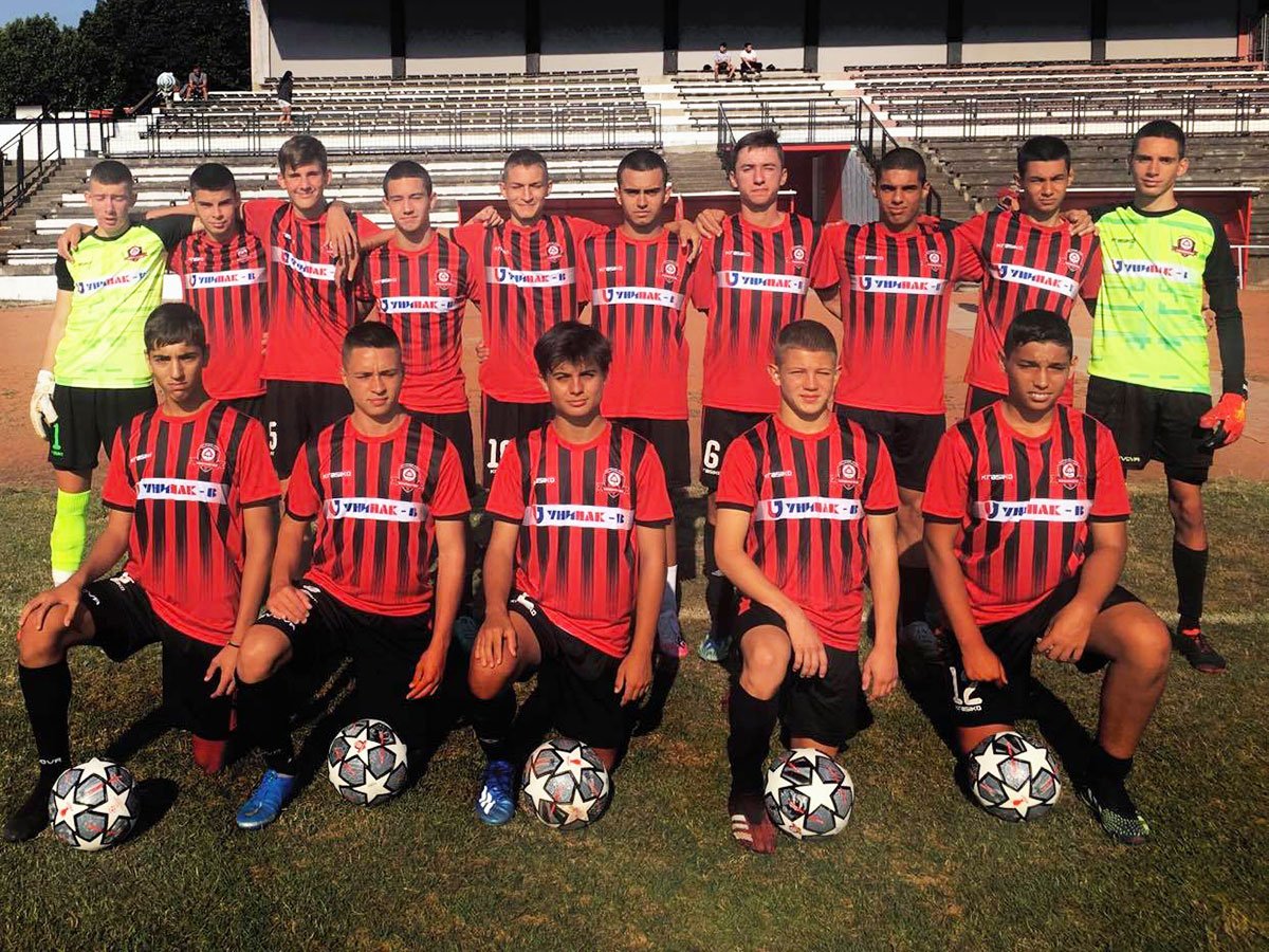 Zoom in Локомотив U17 (Русе)