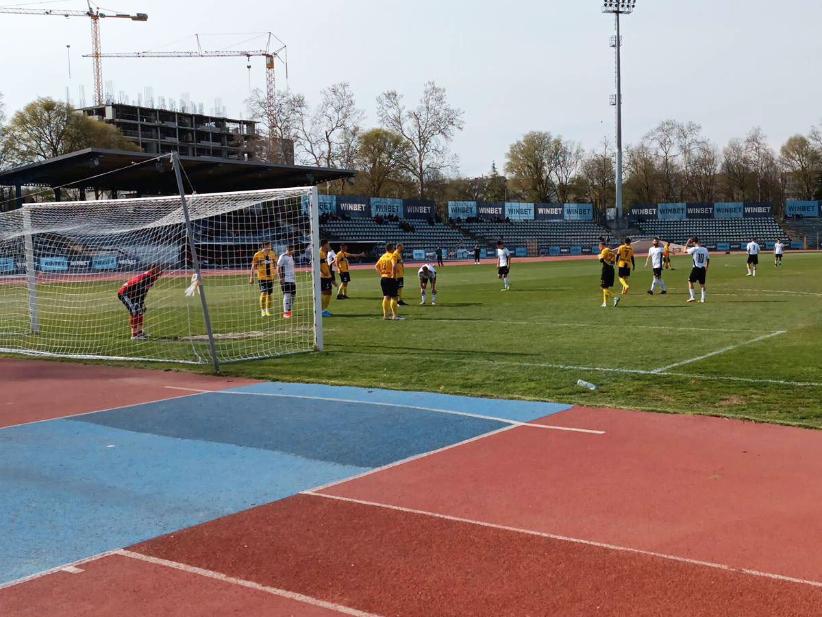 Zoom in Локо (Русе) - Ботев (Нови пазар)