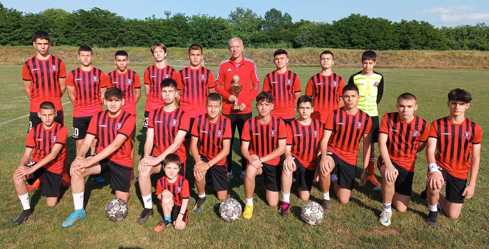 Zoom in Локомотив U15 - второ място