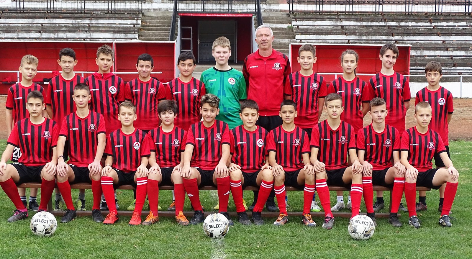 Zoom in Локомотив U15 (Русе)