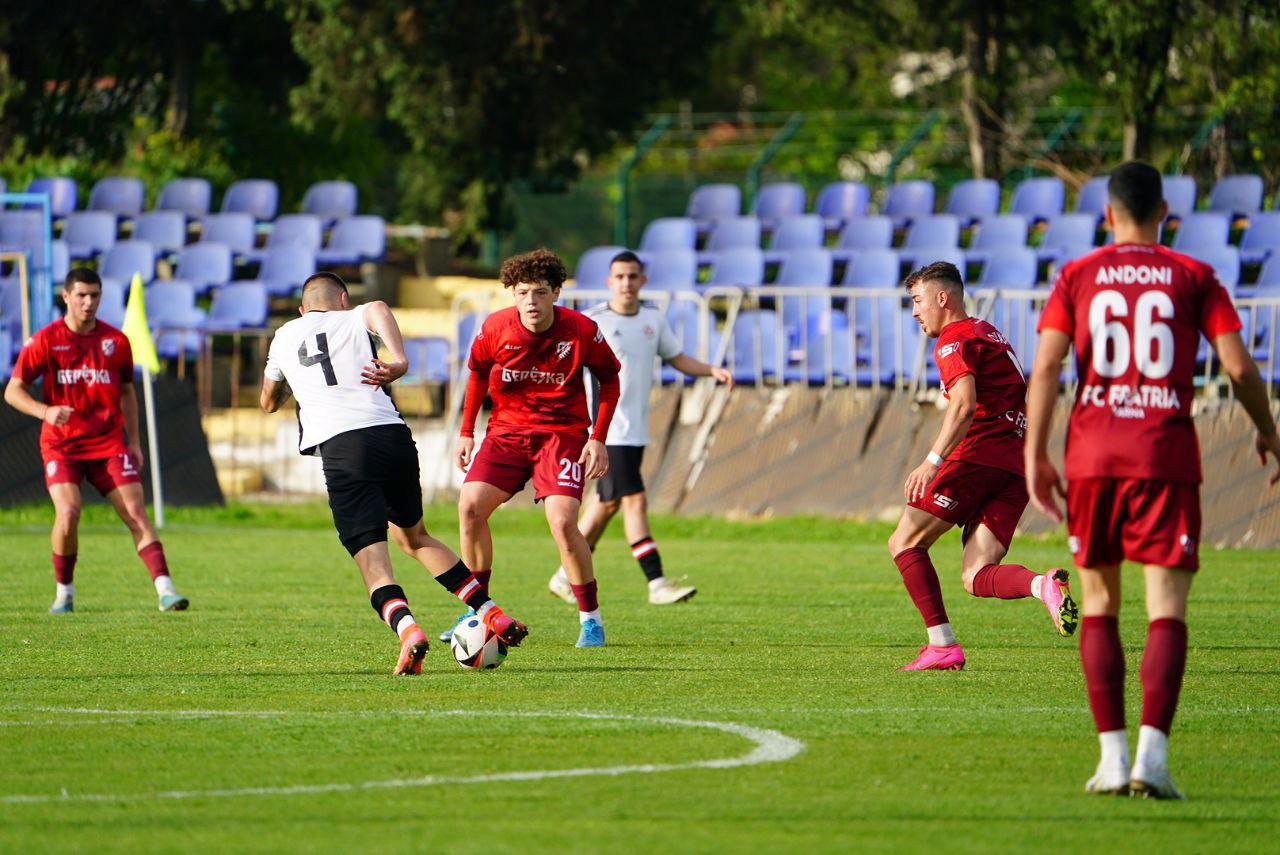 Zoom in Фратрия - Локо (Русе)