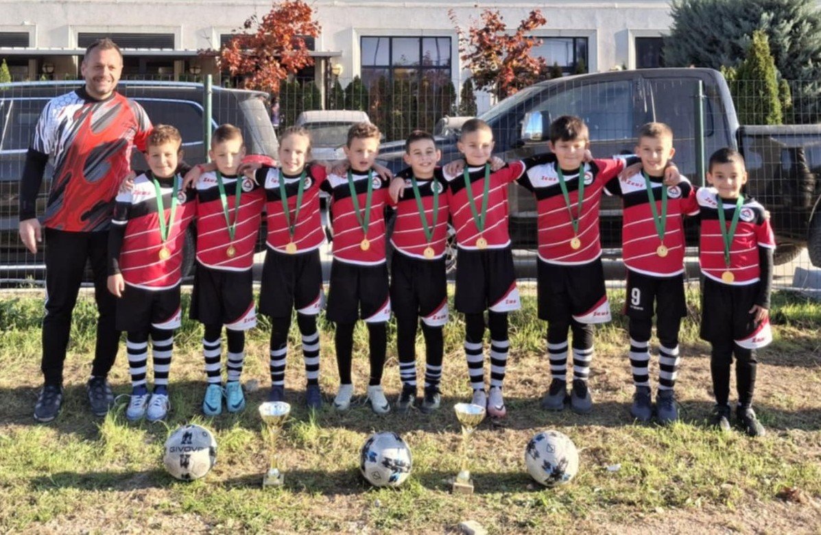 Zoom in Локо (Русе), род. 2016 г.