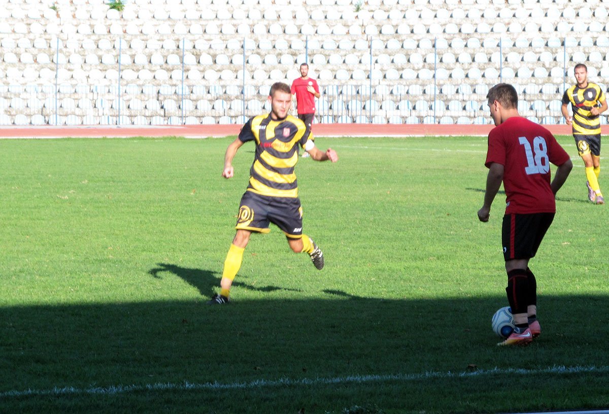 Zoom in Локо (Русе) - Ботев (Нови пазар) 3:1