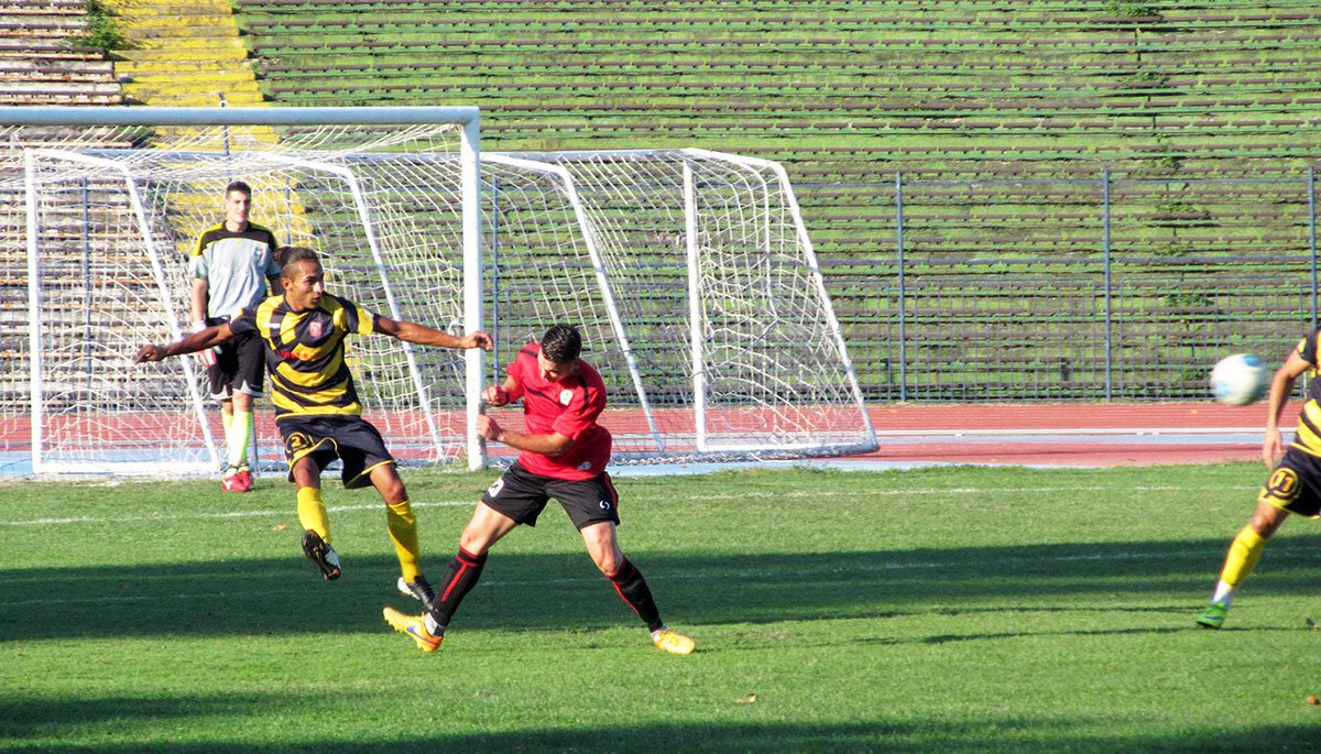 Zoom in Локо (Русе) - Ботев (Нови пазар) 3:1