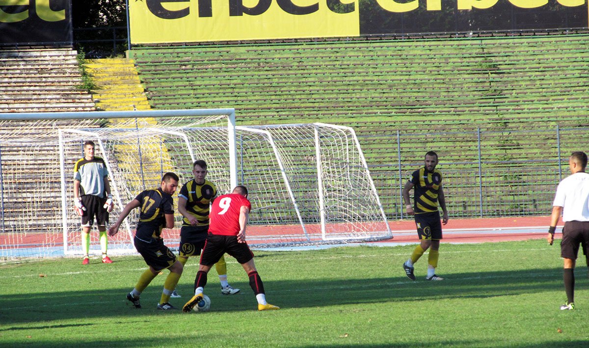 Zoom in Локо (Русе) - Ботев (Нови пазар) 3:1