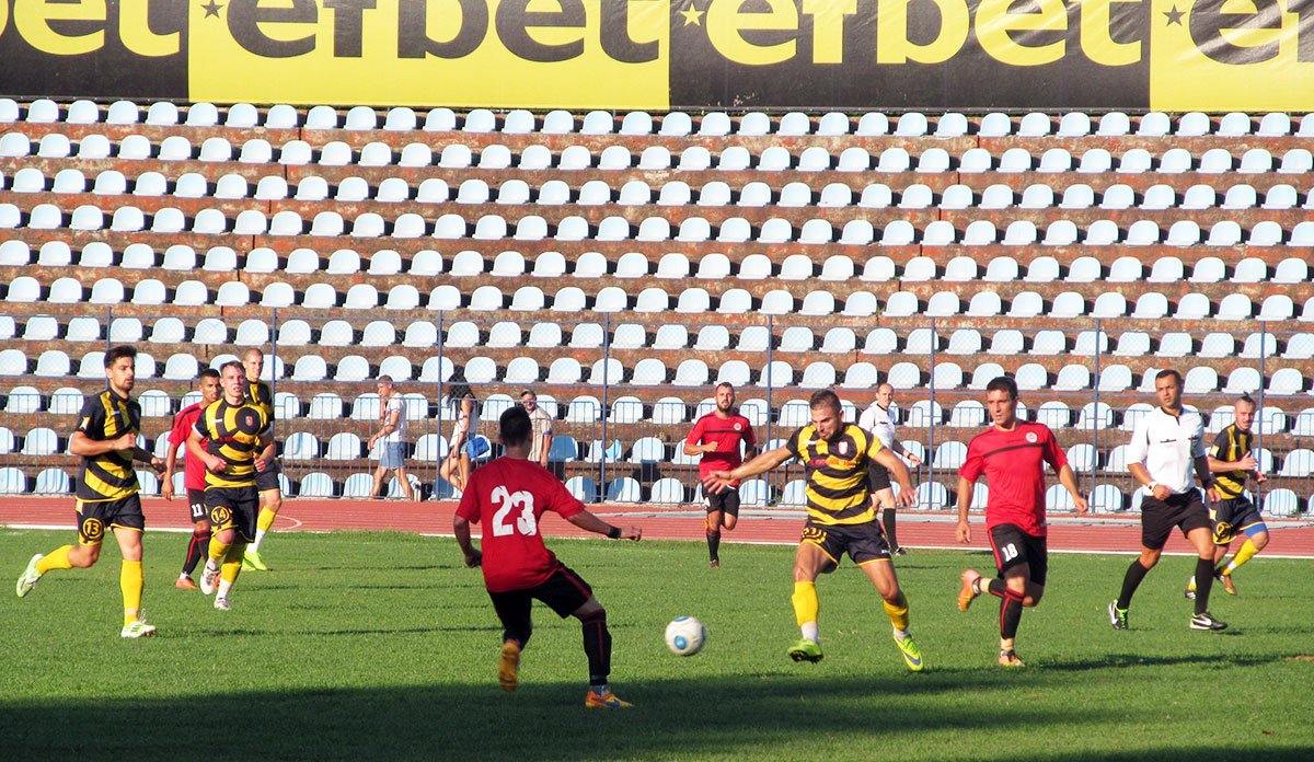 Zoom in Локо (Русе) - Ботев (Нови пазар) 3:1