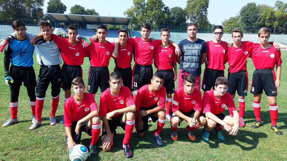 Zoom in Младша възраст